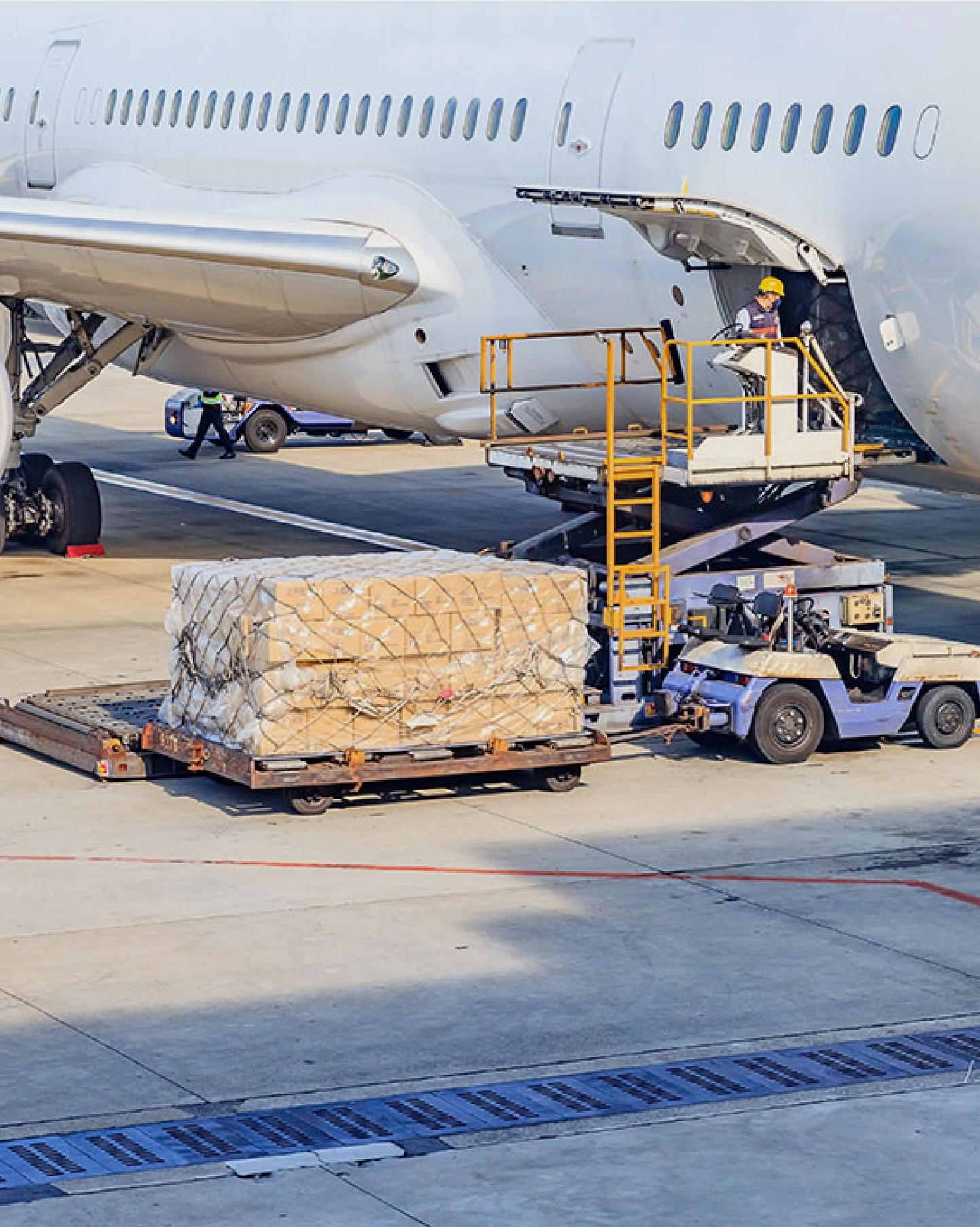 Loading the goods inside the flight